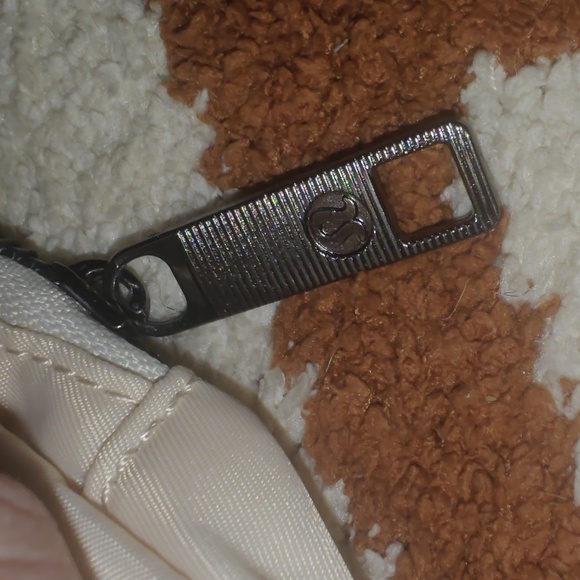 Fashion rep Lululemon belt bag nwt - Picture 8 of 9